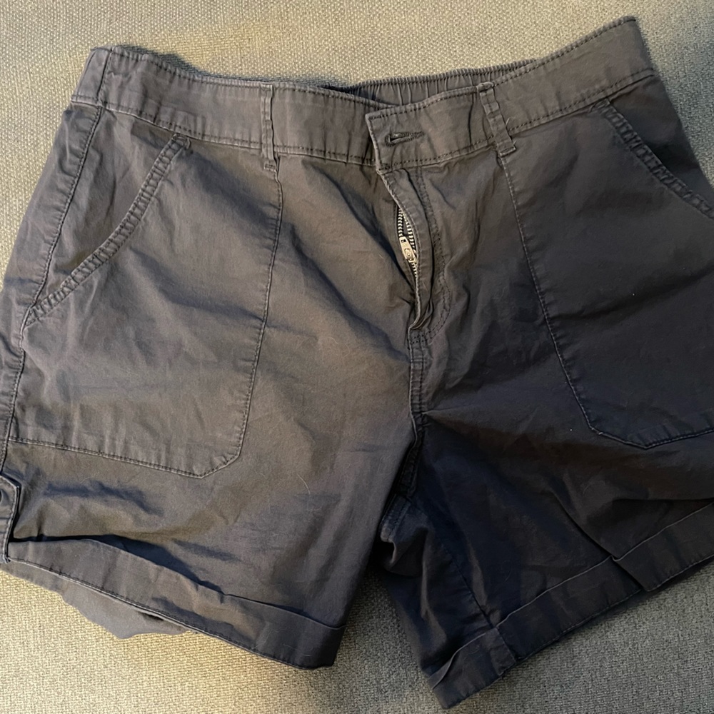 Social Standard shorts